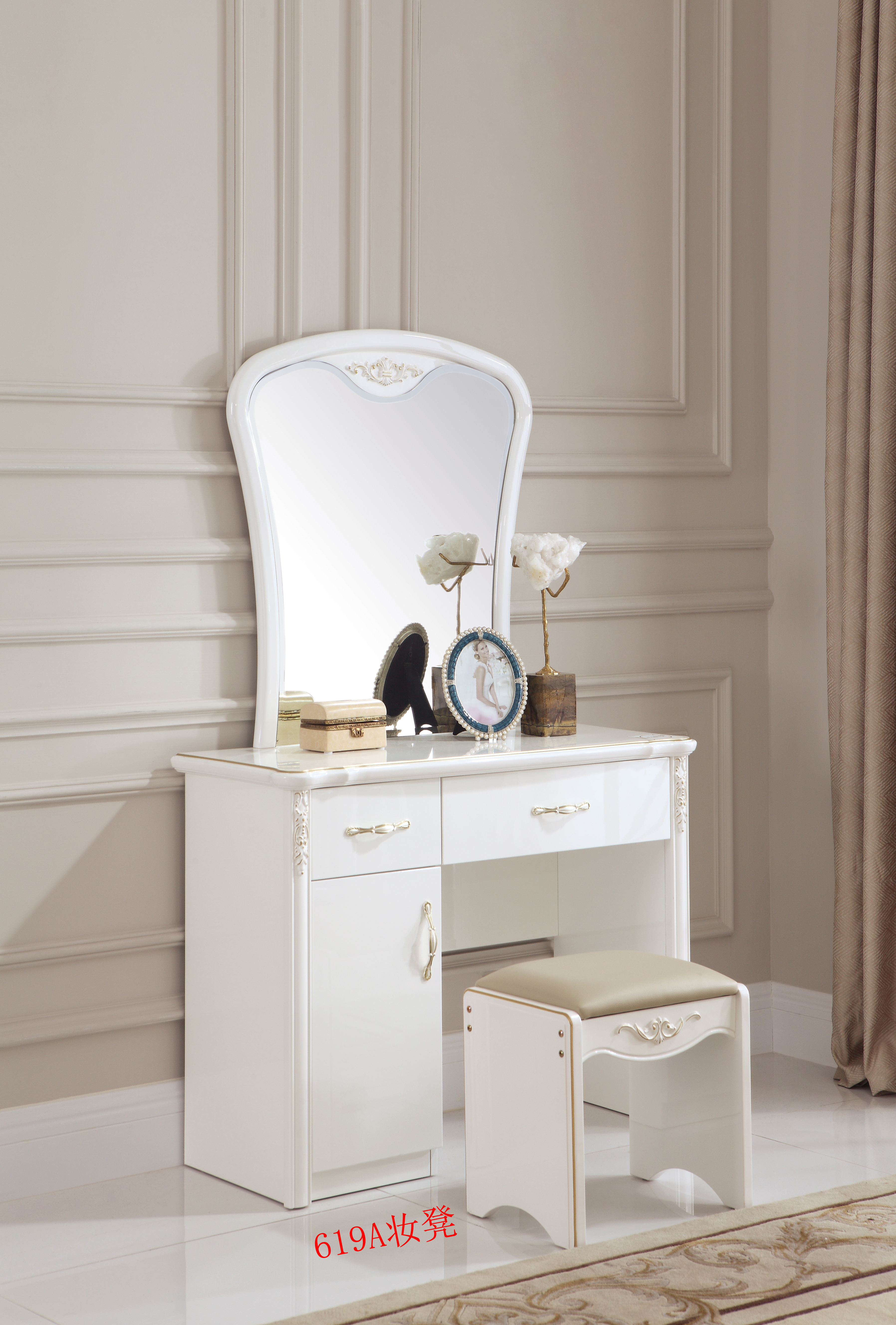 european-simple-luxury-dressing-table-61903